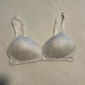 Women’s bra size 36C